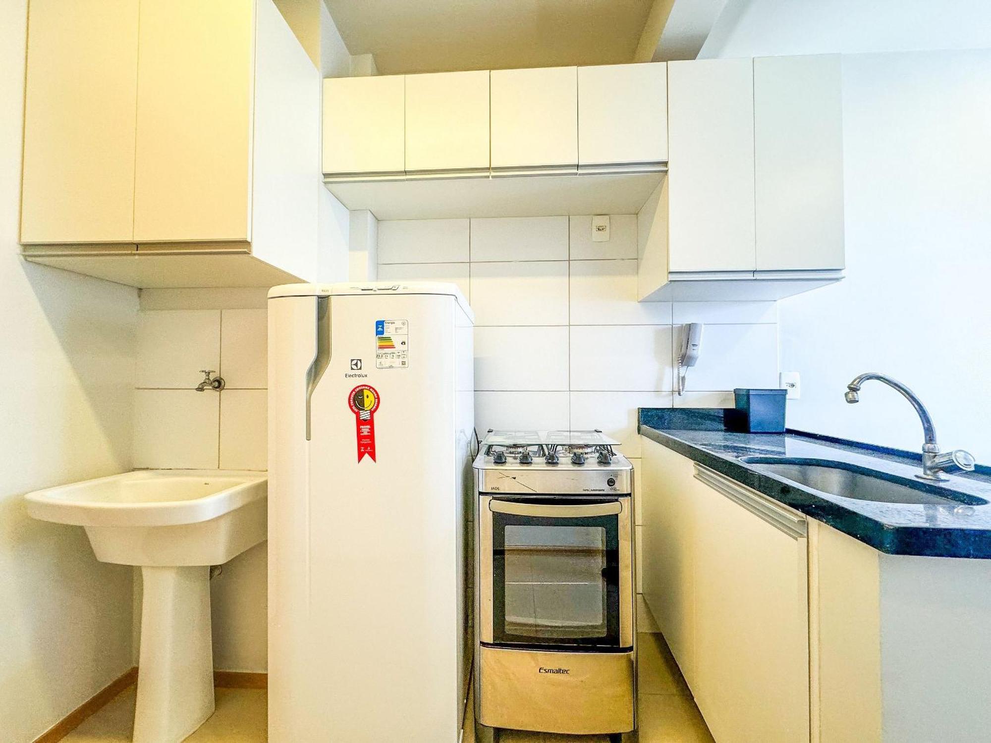 Apto 1 Com Piscina, Metro Apartment *
